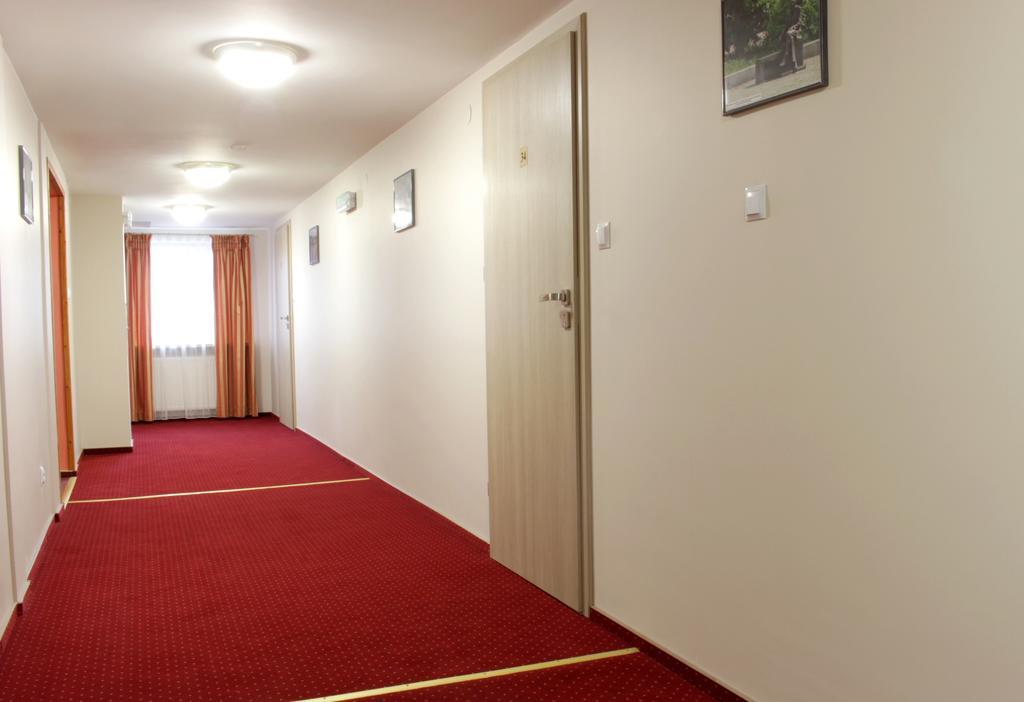 Hotel Dukat Бяла-Подляска Экстерьер фото