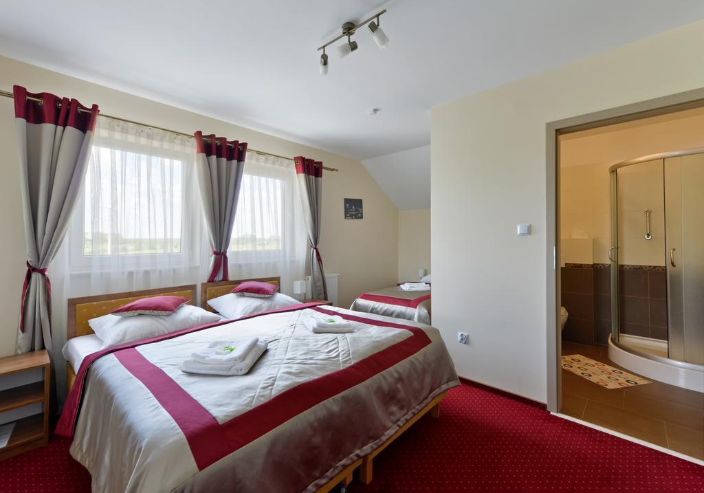 Hotel Dukat Бяла-Подляска Экстерьер фото