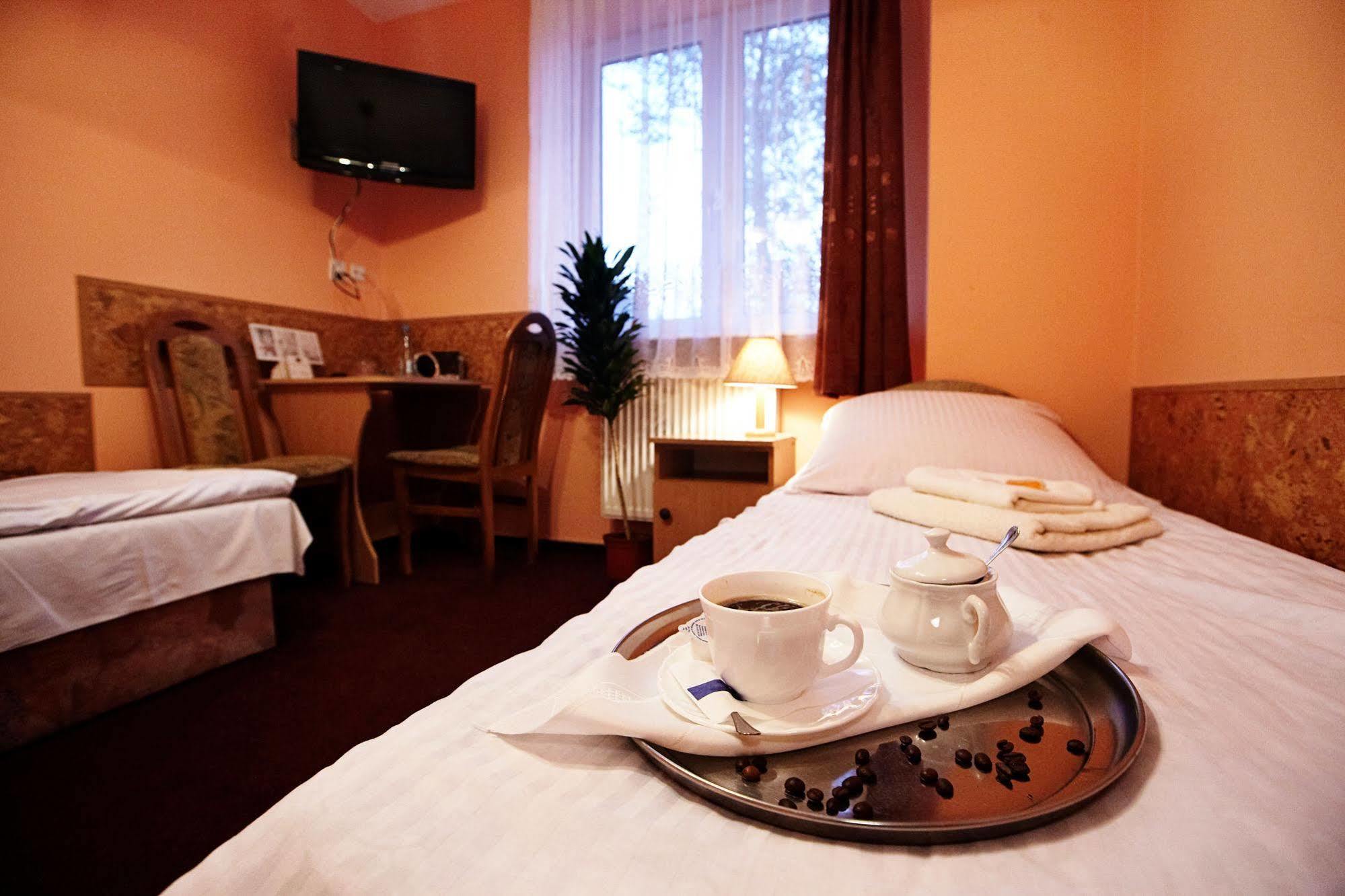 Hotel Dukat Бяла-Подляска Экстерьер фото